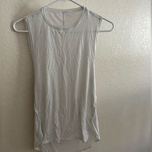 Lululemon white lined tank in size 6